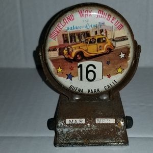 VINTAGE Movieland Wax Museum Vintage Desk Calendar.